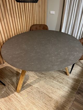 Conjunto mesa redonda y 4 sillas vintage