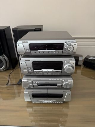 Equipo de Sonido Technics 5 altavoces + mueble