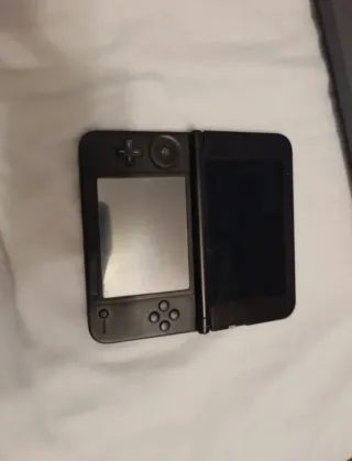Nintendo 3DS Negra+Caja