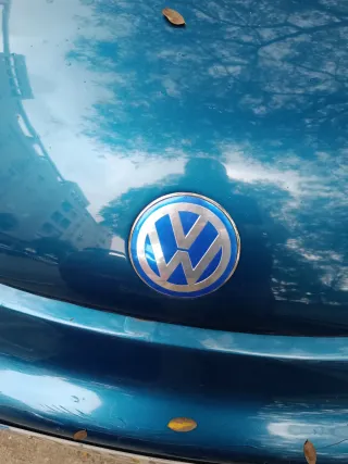 EMBLEMA DE CAPOT PARA VW NEW BEETLE