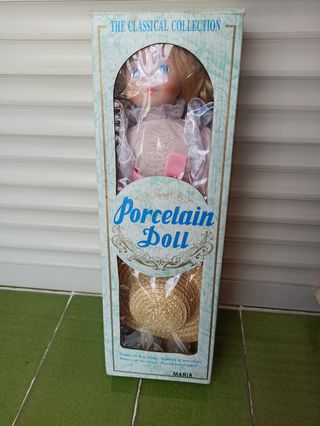 MUÑECA DE PORCELANA
