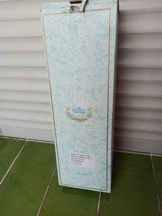 MUÑECA DE PORCELANA