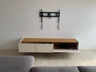 Mueble TV beige y madera, coste 500€