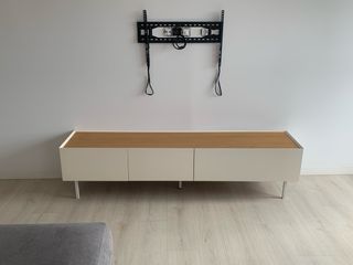 Mueble TV beige y madera, coste 500€