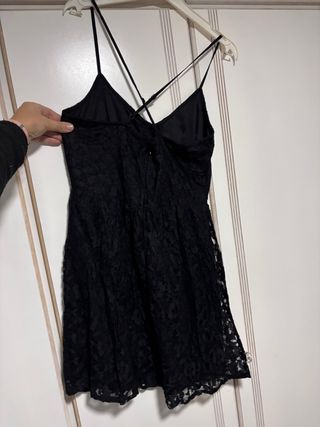 Vestido negro encaje tirantes