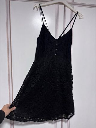 Vestido negro encaje tirantes