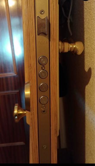 Puerta de seguridad madera