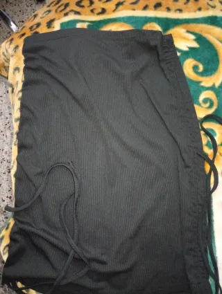 Faldas negras, marrón y beige, talla única (8€/uni