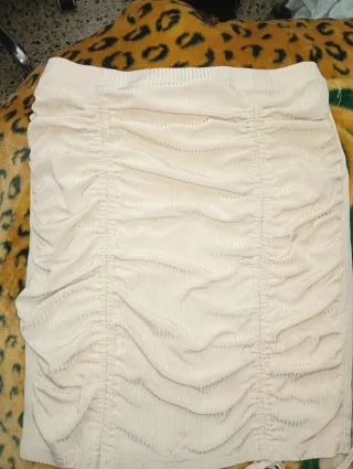 Faldas negras, marrón y beige, talla única (8€/uni