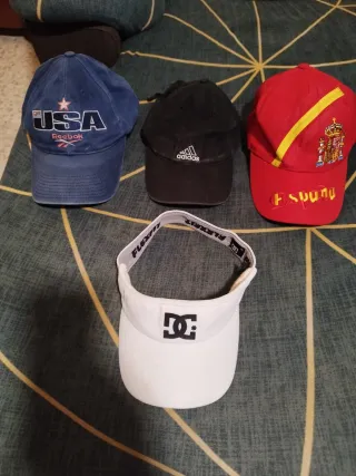 Lote 4 gorras usadas de Marca