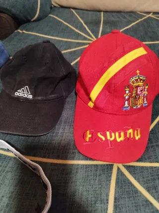 Lote 4 gorras usadas de Marca