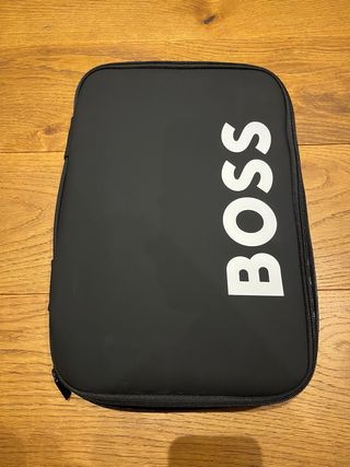 Funda portátil BOSS negra
