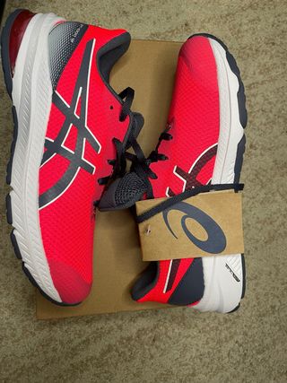 Zapatillas Asics Running Rojas y Blancas