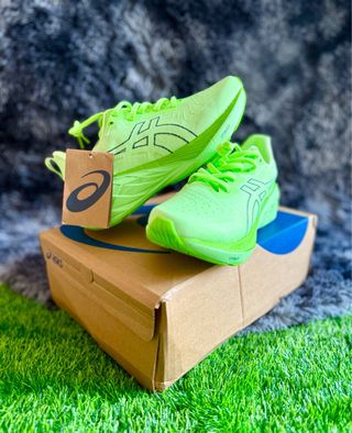 Zapatillas ASICS Novablast 4 Menta