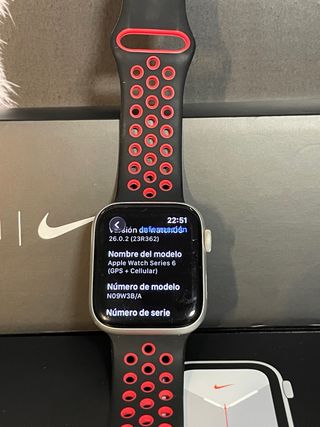 Apple Watch Nike+ Series 6 LTE in alluminio argento