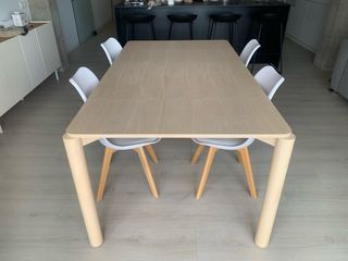 Mesa de madera maciza