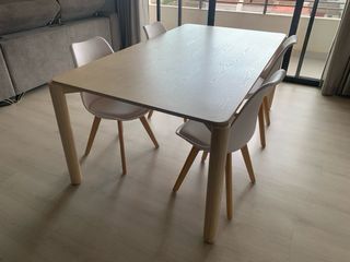 Mesa de madera maciza