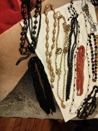 Set di collane varie