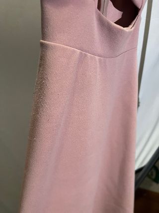 Vestito rosa con spalline incrociate