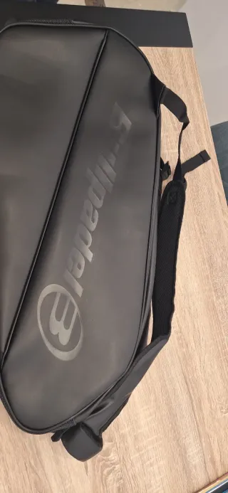 Paletero Bullpadel Negro