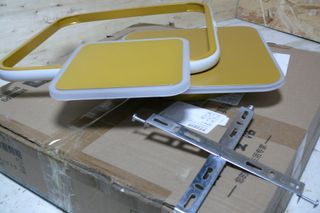 Luminária LED quadrada amarela