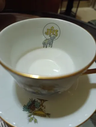 Taza y platillo comunión porcelana