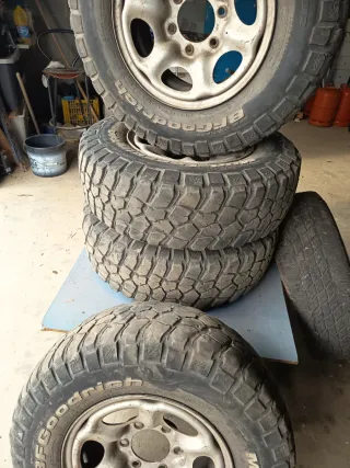 5 Ruedas BFGoodrich Mud-Terrain 235/75/15