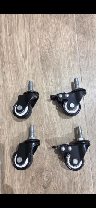 Ruedaa Negras Muebles 40mm. Cuatro unidades.
