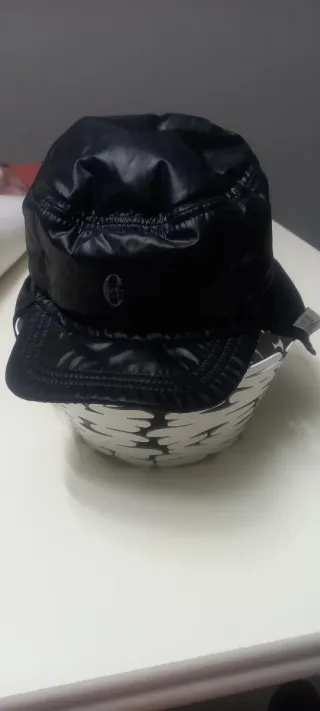 Cappello Conte of Florence imbottito nero