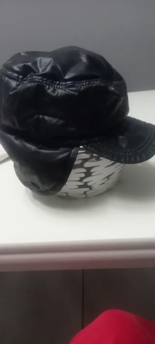 Cappello Conte of Florence imbottito nero