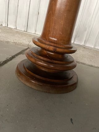 Peana de madera tallada antigua