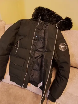 Cazadora Supply Demand Negra