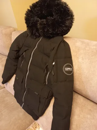 Cazadora Supply Demand Negra