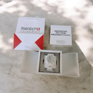 Omega x Swatch Mission to the Moonphase x Snoopy