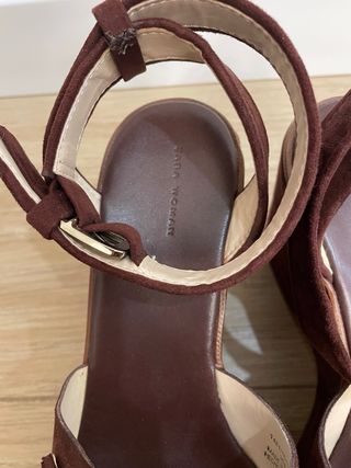 Zapatos plataforma ante granate