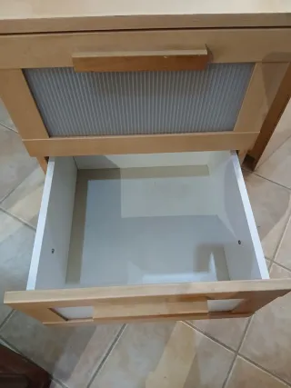 Mueble de cajones de madera