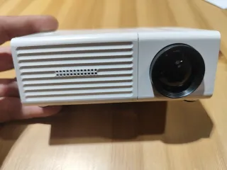 Mini Proyector Z1 Portátil + Mando