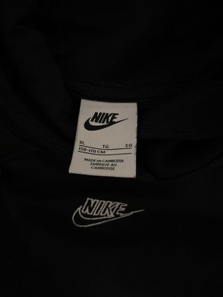 Sudadera Nike Negra con Detalles