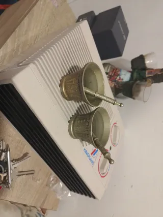 Mortero de metal decorado