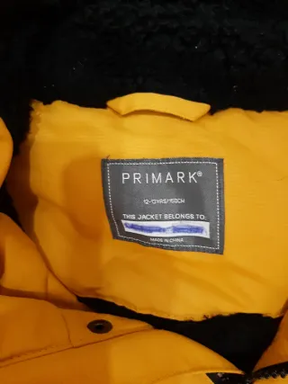 Abrigo Primark niño 12-13 años