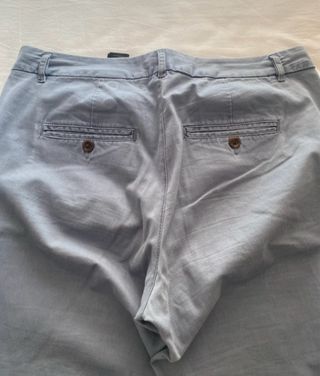 Pantalón chino azul claro