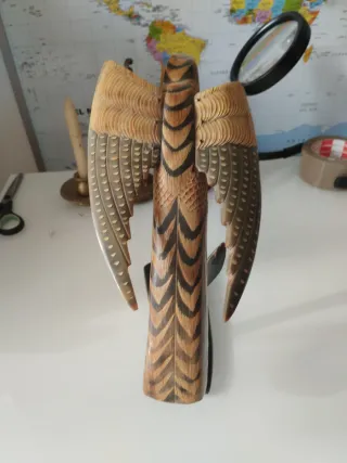 Escultura de águila