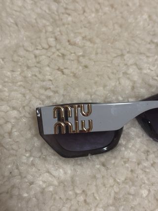 Occhiali da sole blu