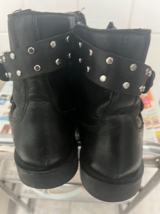 Botines piel mujer tachas hebillas