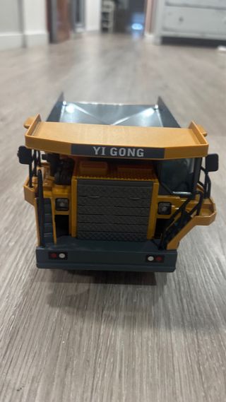 Camión teledirigido YG258-F amarillo