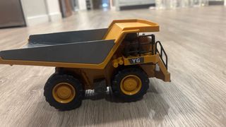 Camión teledirigido YG258-F amarillo