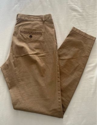 Pantalón chino marrón claro