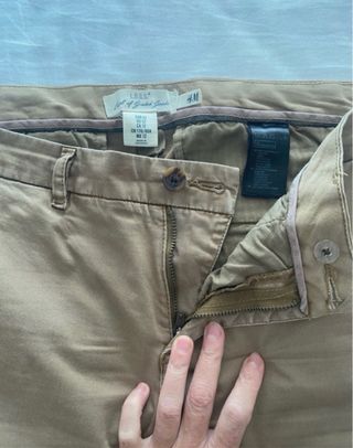 Pantalón chino marrón claro