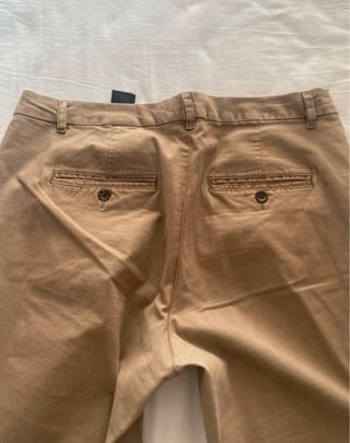Pantalón chino marrón claro