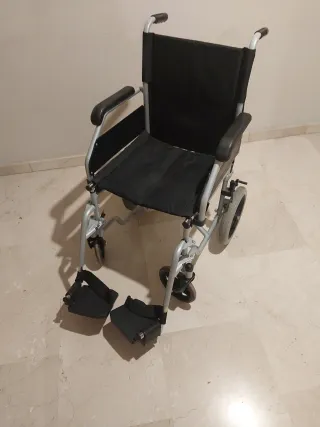 Silla de ruedas plegable